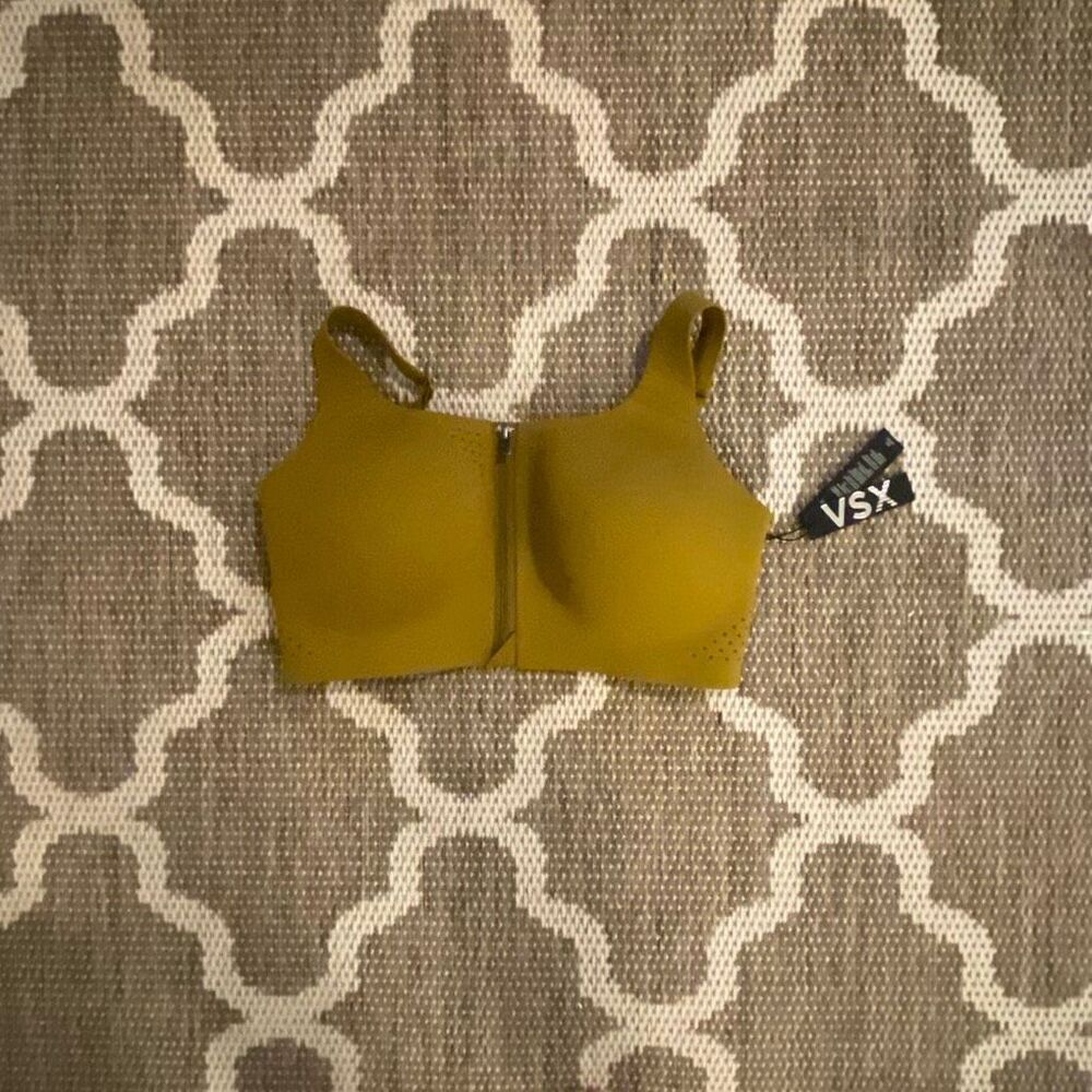 Victoria’s Secret featherweight max front close sports bra size 34DD